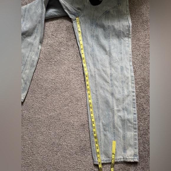NWT White Fox Did You Miss Me Mid Rise Straight Leg Denim Size Medium Acid Wash - Picture 16 of 16